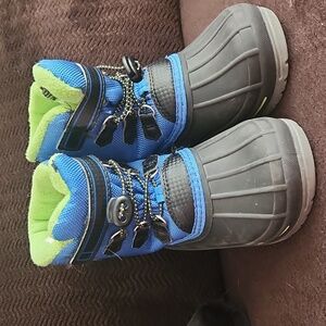 Like New Snow Boots